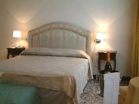 Palazzo Rosa Bed & Breakfast Venice Exterior photo